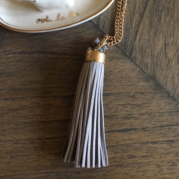 Leather tassle necklace - Picture 2 of 8